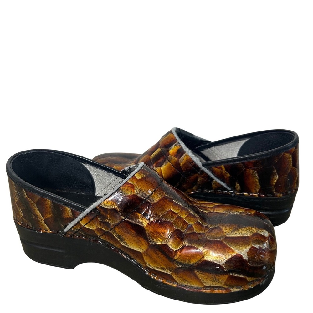 y2k Dansko Womens Brown Snake Embossed Patent‎ Leather Clogs Size 41